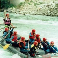 Zum Saisonabschluss im Jahr 2000 sind die Damen ins Ötztal auf eine Almhütte gefahren. Highlight war dort eine Rafting Tour.